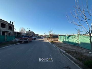 CASA EN VENTA GRAN BOEDO -3 Dorm/ Cochera doble/ Finas terminaciones