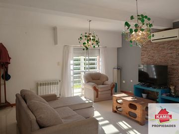 Casa en venta de 3 dormitorios c/ cochera en San Ignacio