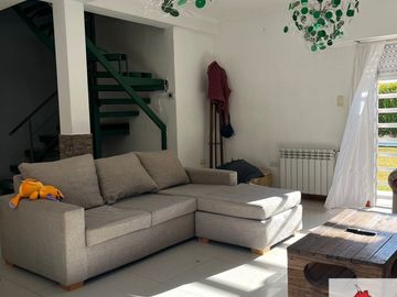 Casa en venta de 3 dormitorios c/ cochera en San Ignacio