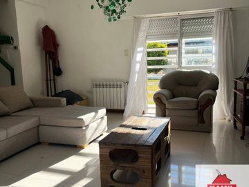 Casa en venta de 3 dormitorios c/ cochera en San Ignacio