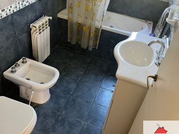 Casa en venta de 3 dormitorios c/ cochera en San Ignacio