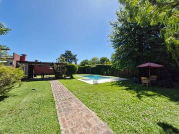 CASA EN VENTA LONGCHAMPS 5 AMB APTO CREDITO