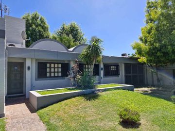 CASA EN VENTA LONGCHAMPS 5 AMB APTO CREDITO