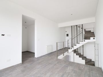 VENTA DEPTO DUPLEX CON TERRAZA Y COCHERA  QUILMES