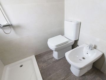 VENTA DEPTO DUPLEX CON TERRAZA Y COCHERA  QUILMES