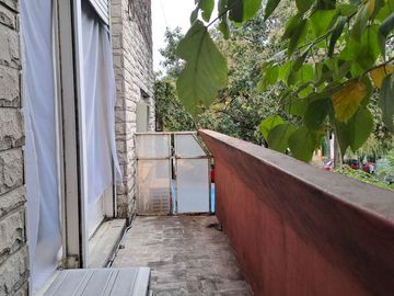 Venta Casa con Locales, Oficinas, Morón