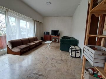 Venta Casa con Locales, Oficinas, Morón