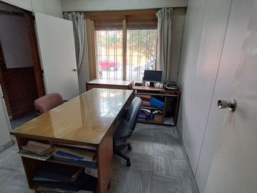 Venta Casa con Locales, Oficinas, Morón