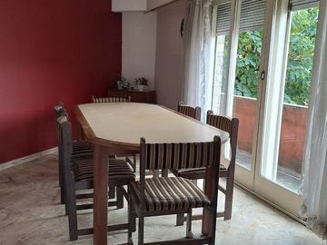 Venta Casa con Locales, Oficinas, Morón