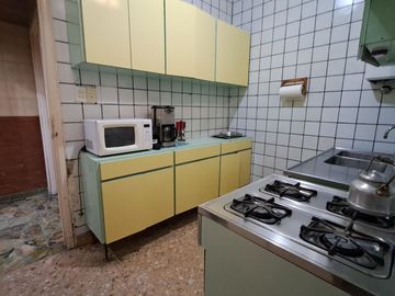 Venta Casa con Locales, Oficinas, Morón