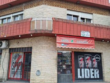 Venta Casa con Locales, Oficinas, Morón