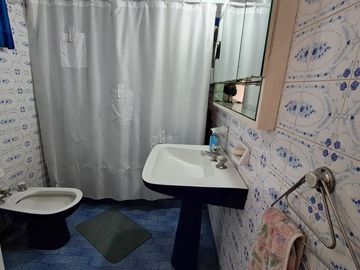 Venta Casa con Locales, Oficinas, Morón