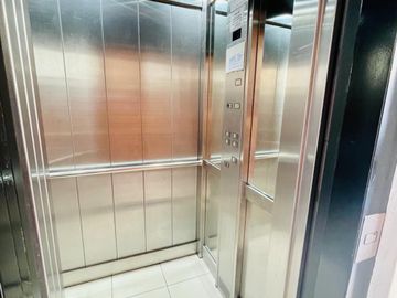 DEPTO 2 AMBIENTES EN VENTA SAN ISIDRO CON COCHERA