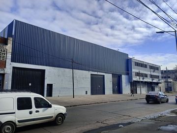 Nave/Galpón Industrial en San Martín 2 Plantas