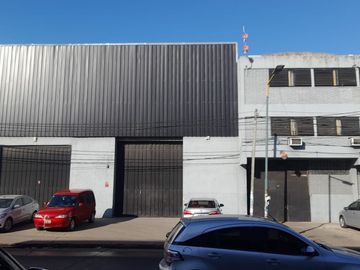 Nave/Galpón Industrial en San Martín 2 Plantas