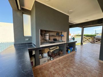 CASA VENTA 4 AMBIENTES PEDREGALES DE SAN VICENTE