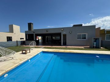 CASA VENTA 4 AMBIENTES PEDREGALES DE SAN VICENTE