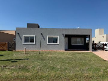 CASA VENTA 4 AMBIENTES PEDREGALES DE SAN VICENTE