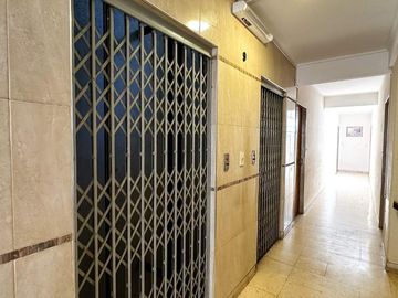 Venta Dpto 3 Amb + Depend Terraza Al Frente Centro