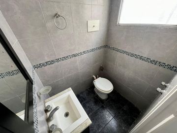Venta Dpto 3 Amb + Depend Terraza Al Frente Centro