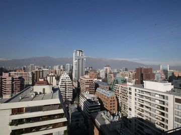 Departamento en Venta en Presidente Riesco // Calle Luz // Isidora Goyenechea