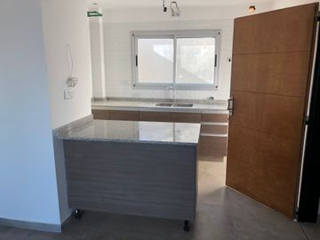 Berazategui, Piso,3 ambientes, nuevo, con cochera
