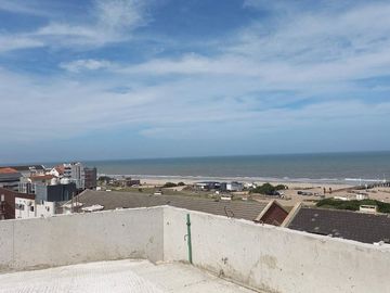VENTA EN POZO Depto 3 ambientes Pinamar