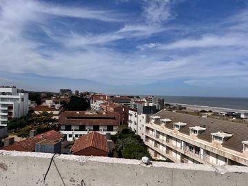 VENTA EN POZO Depto 3 ambientes Pinamar