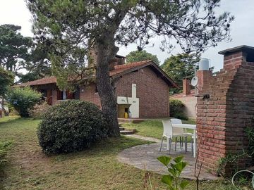 VENTA CASA 2 AMBIENTES LOTE 700 M VILLA GESELL