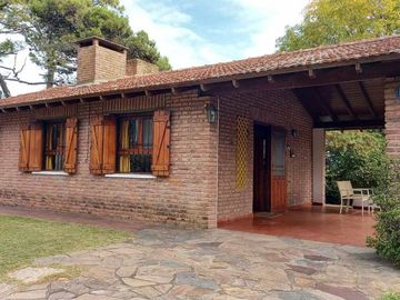 VENTA CASA 2 AMBIENTES LOTE 700 M VILLA GESELL