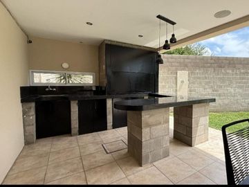 CASA EN VENTA  FRANCISCO ALVAREZ DE CATEGORIA