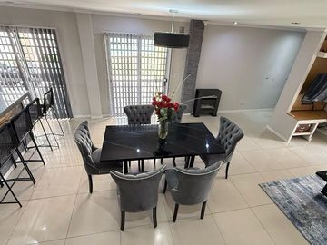 CASA EN VENTA  FRANCISCO ALVAREZ DE CATEGORIA