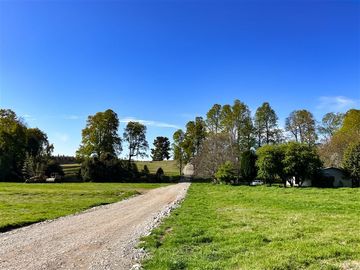 Casa en Venta en Sector Lago Ranco (Con orilla a Rio Pichico)