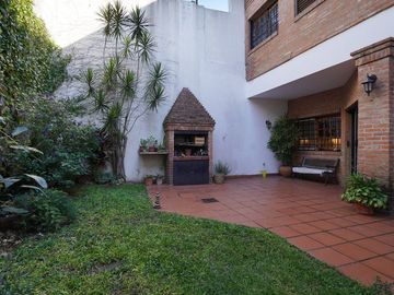 Venta casa 6 ambientes en Parque Chacabuco