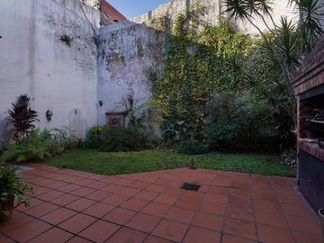 Venta casa 6 ambientes en Parque Chacabuco