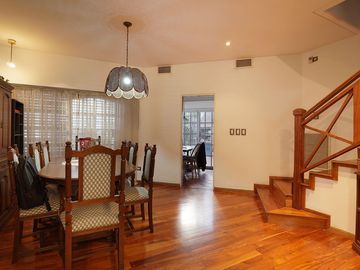Venta casa 6 ambientes en Parque Chacabuco