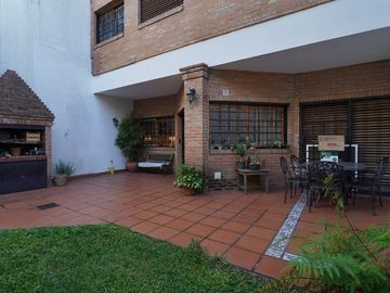 Venta casa 6 ambientes en Parque Chacabuco