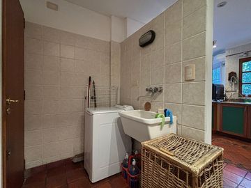 Venta casa 6 ambientes en Parque Chacabuco