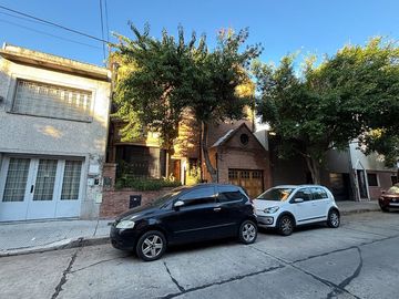 Venta casa 6 ambientes en Parque Chacabuco