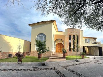 PH - Condominio La Hacienda