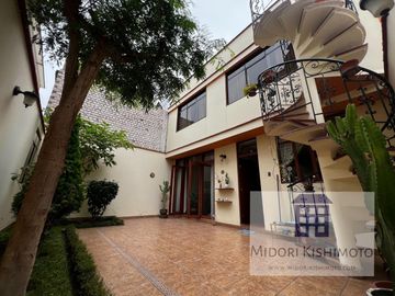 Casa en  a pasos de Universidad la Catolica