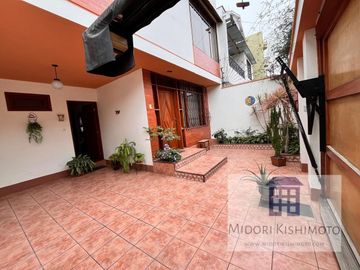 Casa en  a pasos de Universidad la Catolica