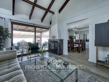 Venta de espectacular y hermosa casa con acceso controlado 24/7 en Peñalolén