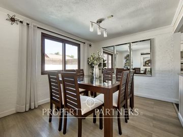 Venta de espectacular y hermosa casa con acceso controlado 24/7 en Peñalolén