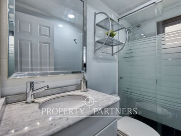 Venta de espectacular y hermosa casa con acceso controlado 24/7 en Peñalolén