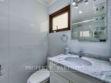 Venta de espectacular y hermosa casa con acceso controlado 24/7 en Peñalolén
