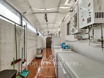 Venta de espectacular y hermosa casa con acceso controlado 24/7 en Peñalolén
