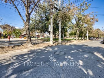 Venta de espectacular y hermosa casa con acceso controlado 24/7 en Peñalolén