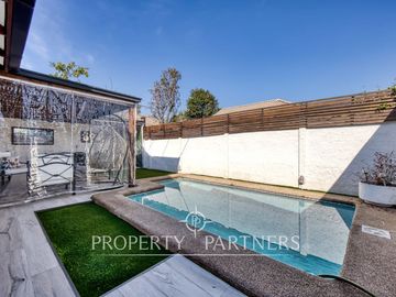 Venta de espectacular y hermosa casa con acceso controlado 24/7 en Peñalolén
