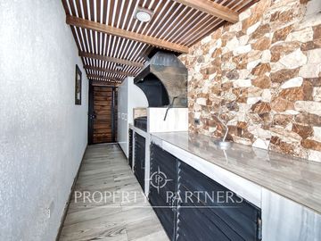 Venta de espectacular y hermosa casa con acceso controlado 24/7 en Peñalolén